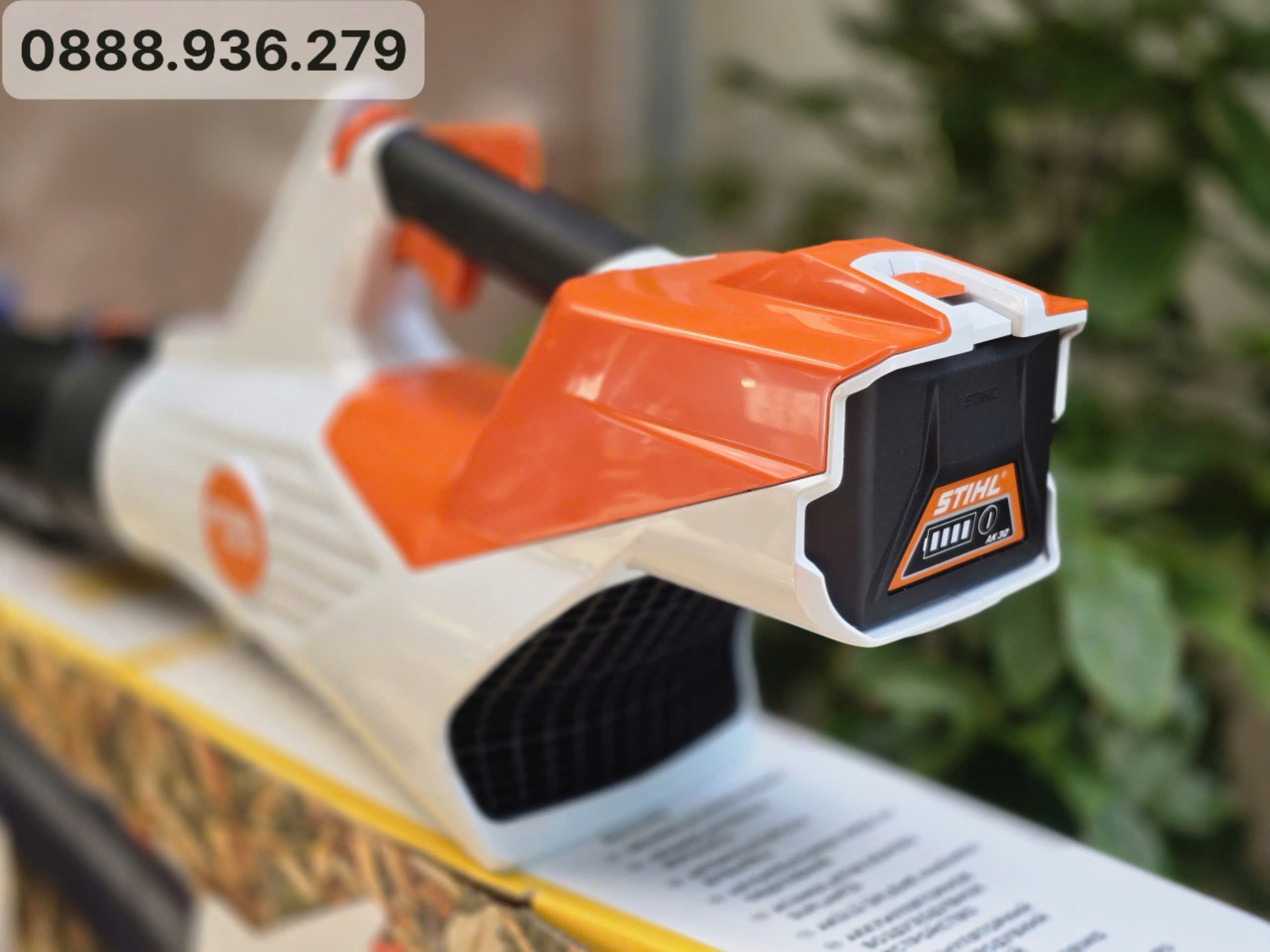Máy thổi lá chạy pin STIHL BGA60 – làm sạch lá rụng, bụi bẩn nhanh chóng, thân thiện môi trường