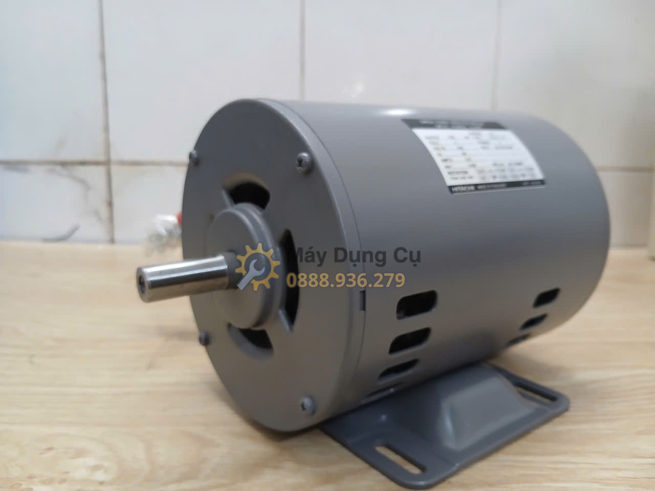 Motor Hitachi 1/3HP 4P điện 220V có chế độ S1 và cấp bảo vệ IP22