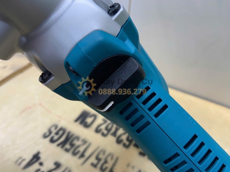 Nút chỉnh tốc độ Makita DUT130Z 2 cấp