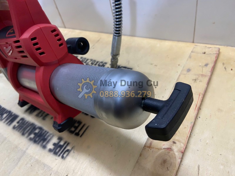 Ống chứa mỡ Milwaukee M12 GG-0