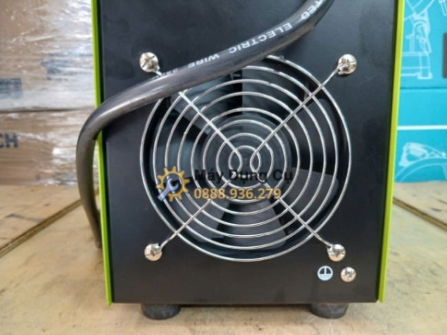 Quạt tản nhiệt phía sau máy hàn JET-SR250R