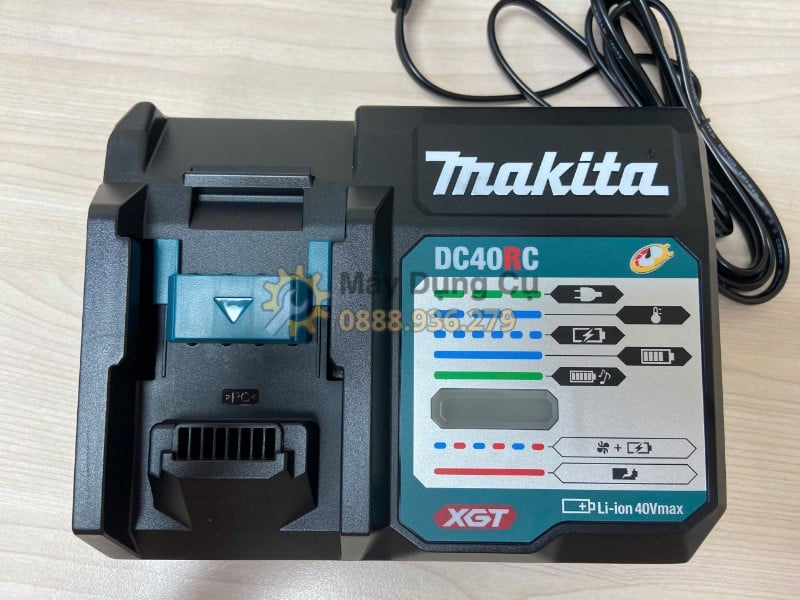 Sạc Makita 40V Max đi kèm bộ máy phay RP001GZ