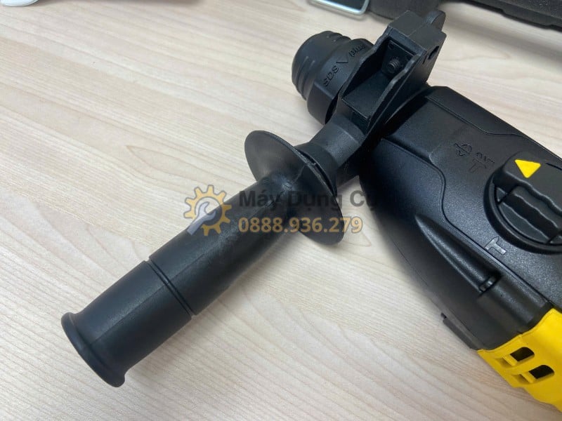 Tay cầm phụ Stanley SHR263KA-B1 hỗ trợ khoan công trình