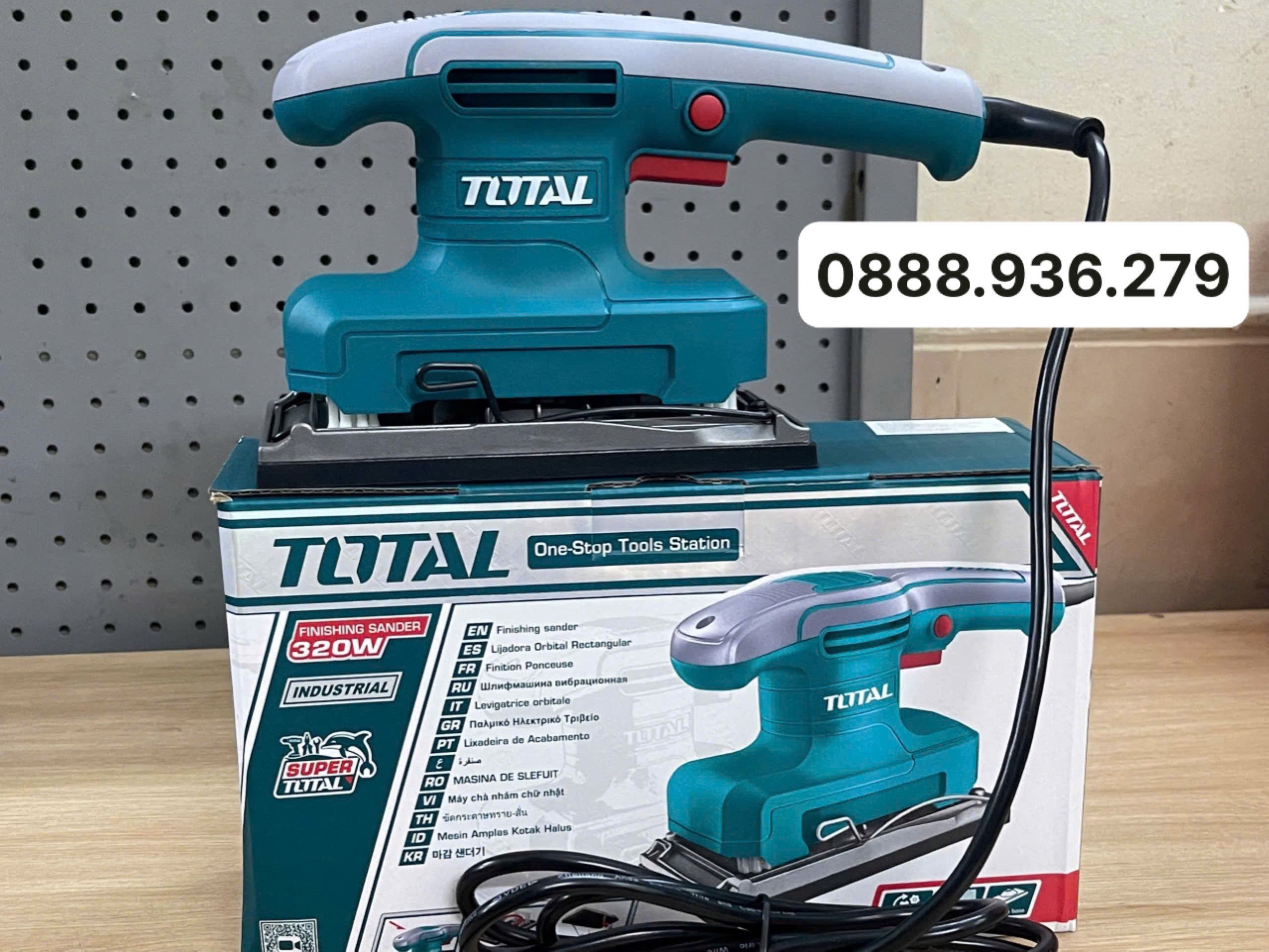 Máy chà nhám Total TF1301836 320W đế nhôm 90x180mm Máy chà nhám Total TF1301836 320W đế nhôm 90x180mm bền chắc, máy chà nhám 90x180
