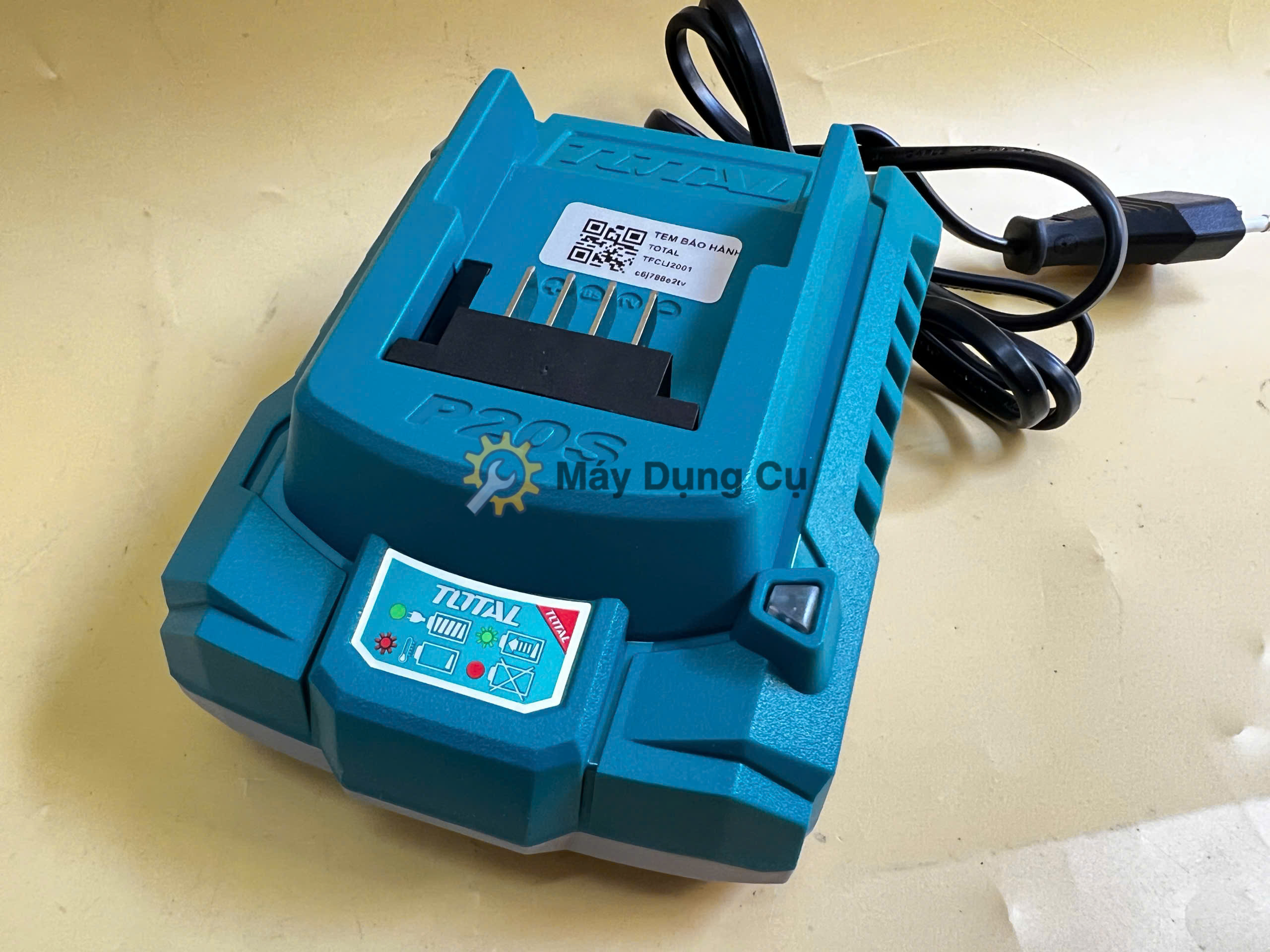 Total TFCLI2001 đế sạc 20V P20S sạc nhanh an toàn giảm dòng khi đầy