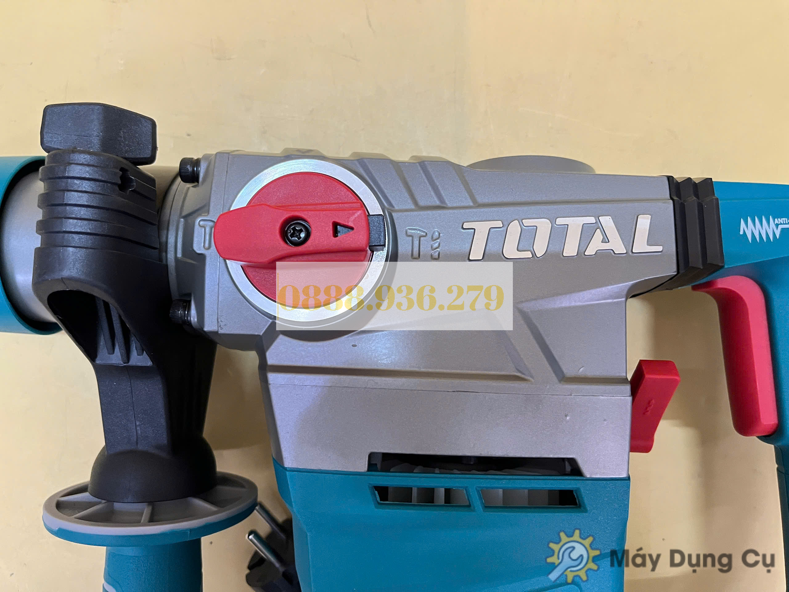 Công suất máy khoan đục bê tông TOTAL TH118366