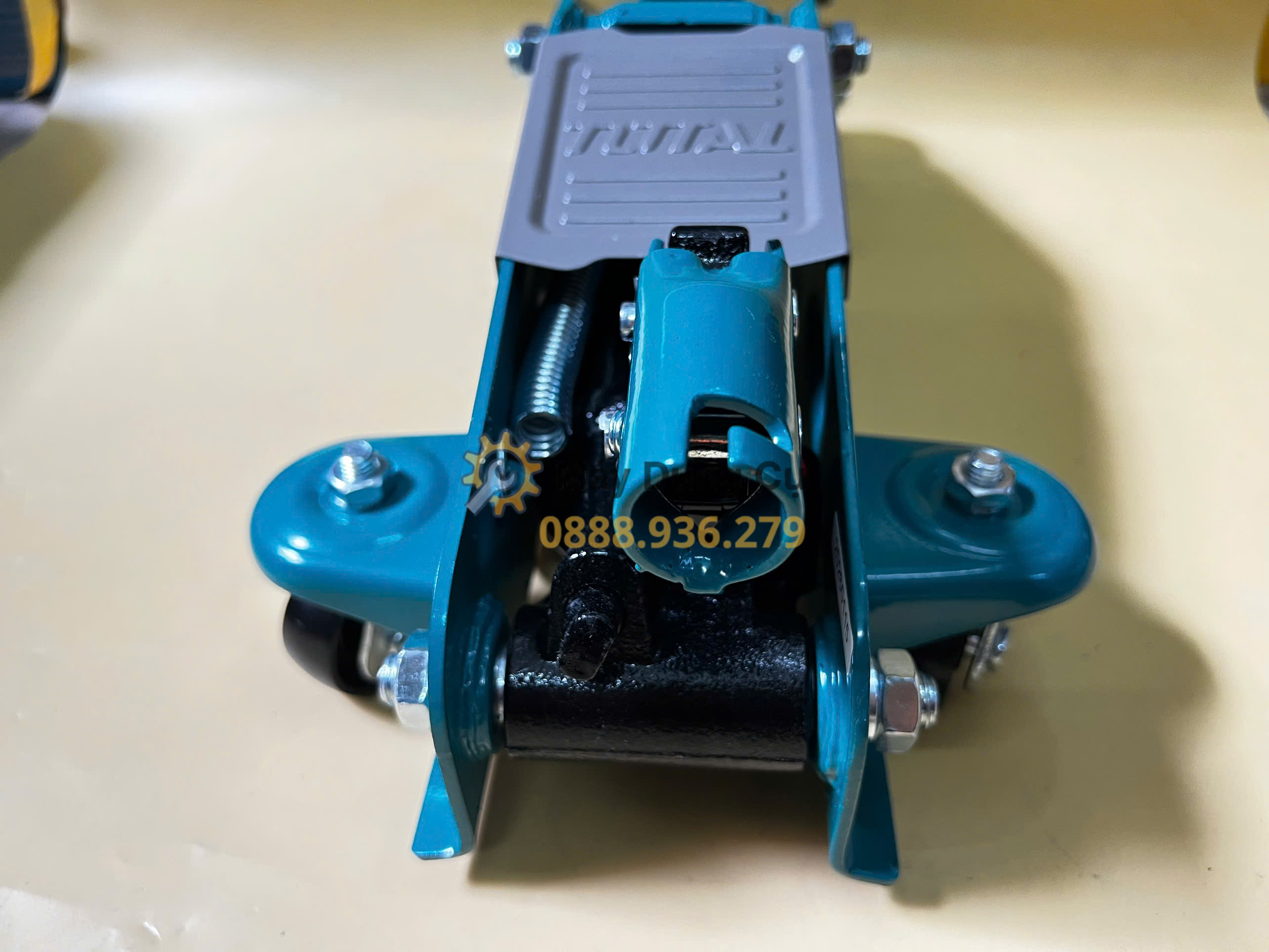 Con đội cá sấu Total THT10821 chính hãng