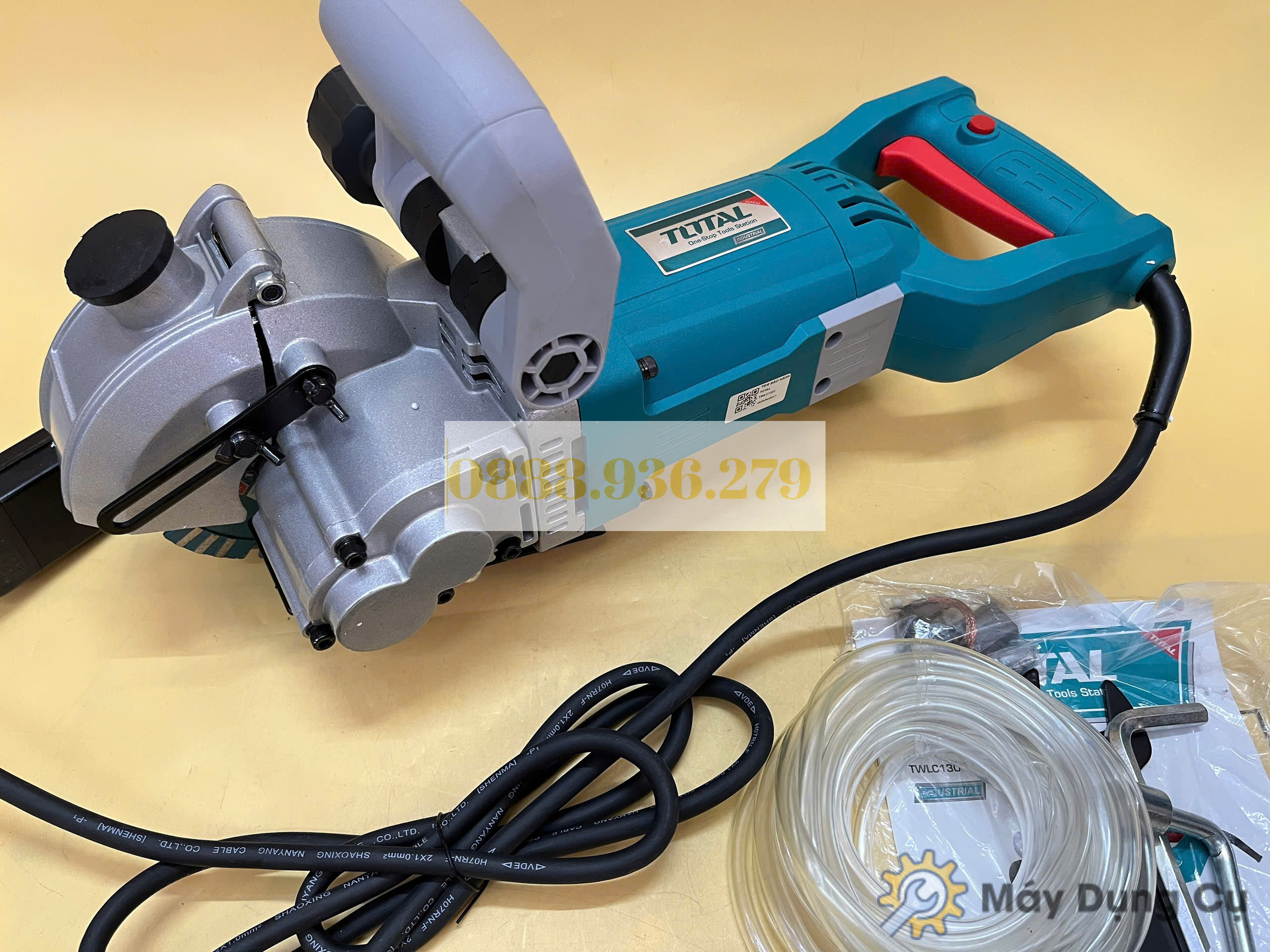 Máy cắt rãnh tường 5 lưỡi Total TWLC1301 công suất 3000W