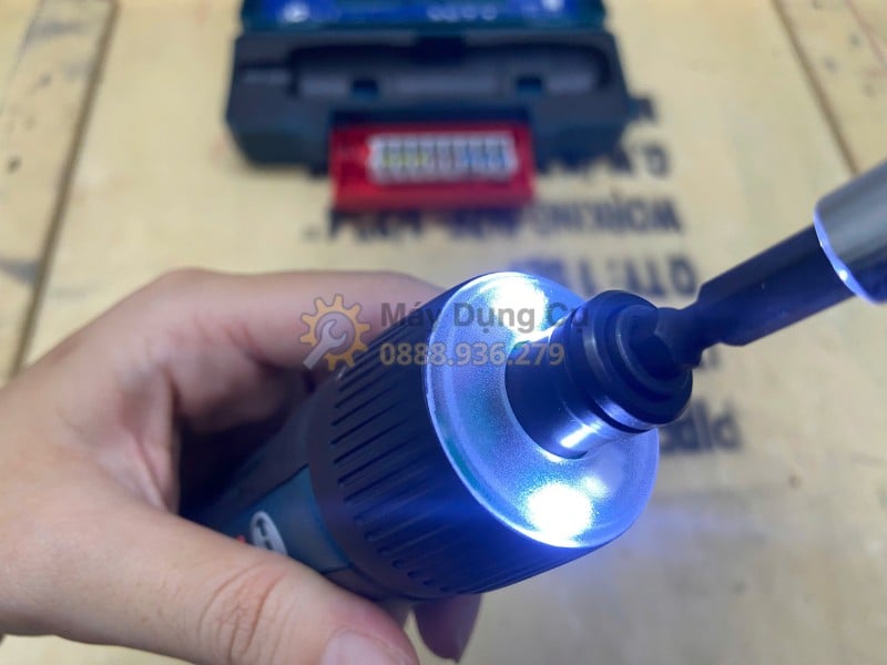 Vòng đèn LED Bosch Go Gen 3 hỗ trợ làm việc góc tối