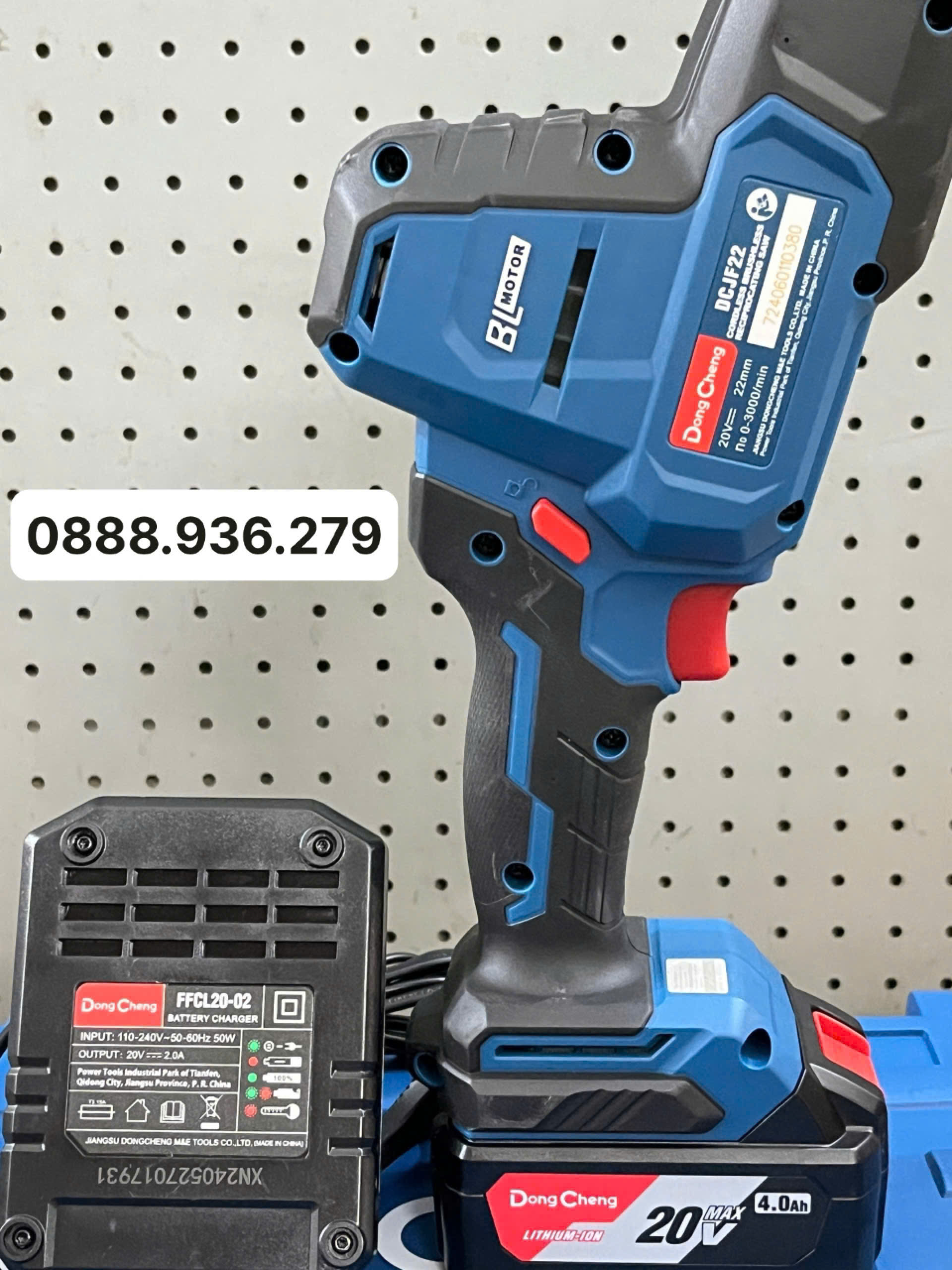 Máy cưa kiếm DCJF22 DM 20V thao tác linh hoạt 2.4kg