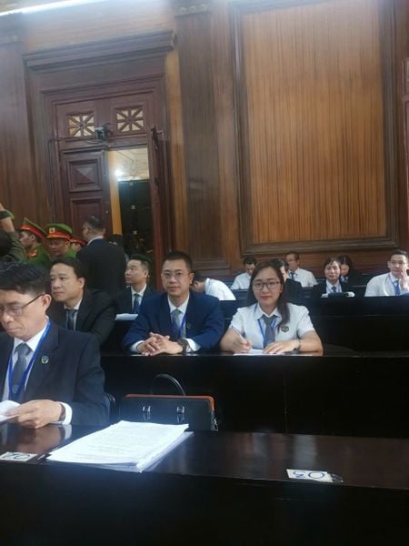 Sáng nay, tòa xét xử 'đại án' xảy ra tại công ty đã kiểm nghiệm kẹo Kera, sữa Hiup