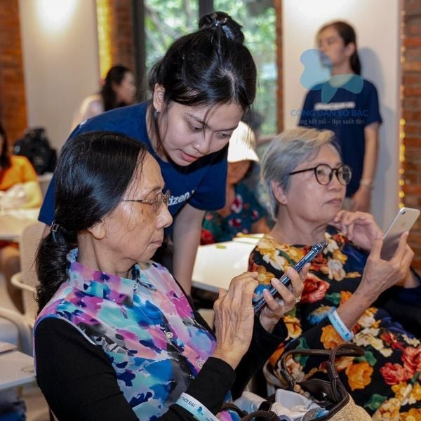 Dạy AI cho người cao tuổi - khó hay dễ