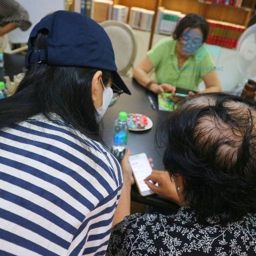 Hướng dẫn bật nút Home ảo cho người lớn tuổi: Dễ bấm, tiện lợi