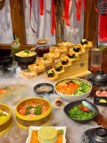 ✨ Cuối năm chậm lại để yêu thương kịp ở bên nhau ✨