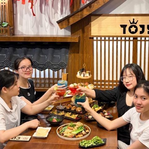 🌸 CHỈ 3XX - TRẢI NGHIỆM NGAY HIGHTEA SUSHI CHAY LẦN ĐẦU TIÊN TẠI VIỆT NAM🌸