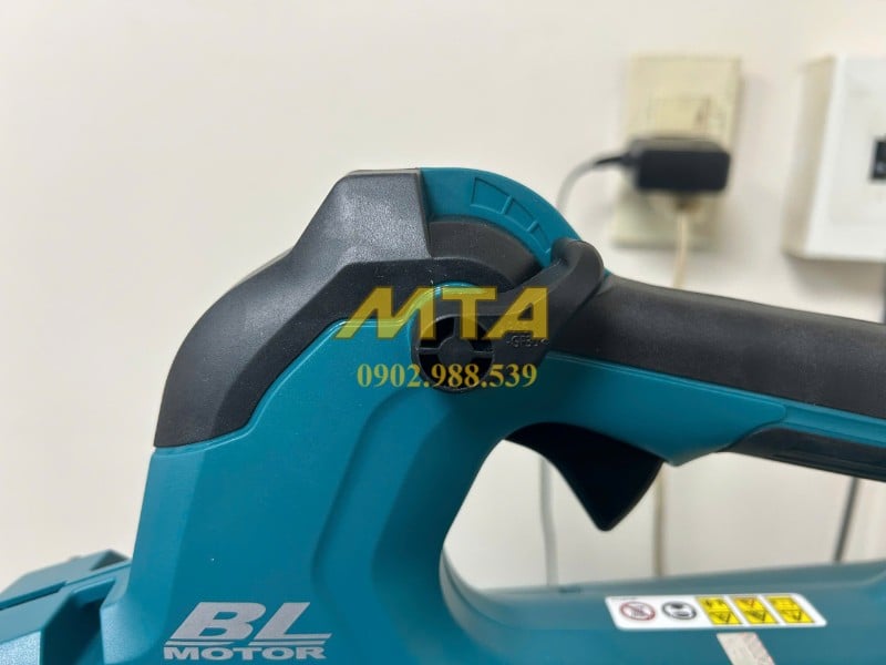 Công tắc điều khiển máy thổi lá Makita DUB184RT