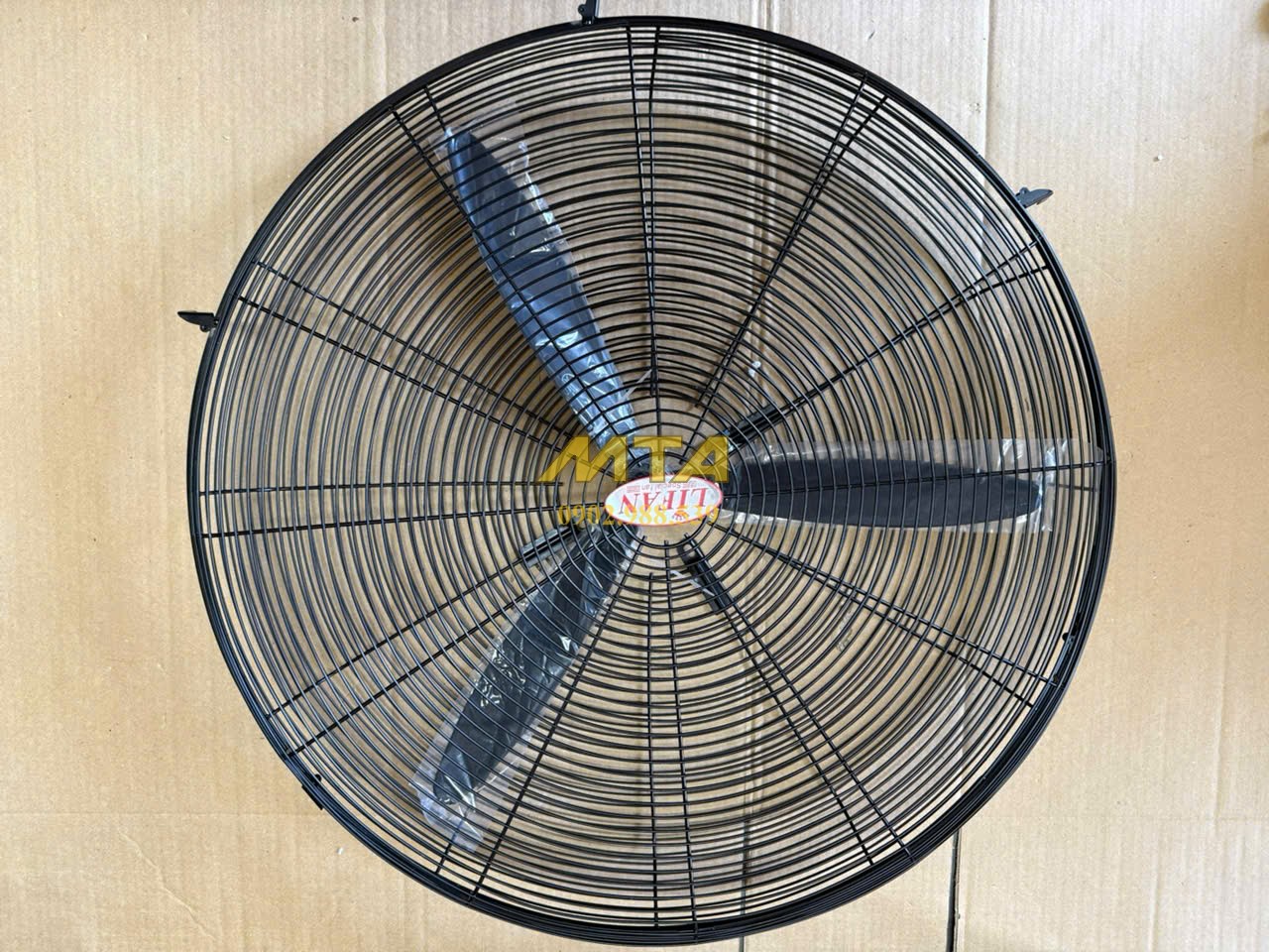 Chi tiết động cơ và lồng quạt công nghiệp Đ-24CX