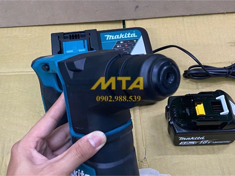 Đầu gài SDS-Plus của máy khoan búa Makita DHR171