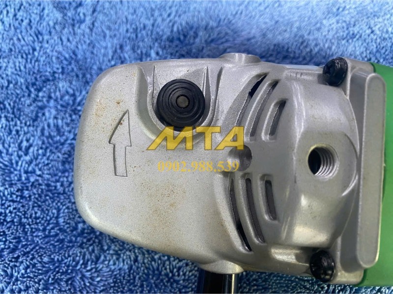 Đầu máy Hitachi SP18VA chắc lực khi kéo đĩa đánh bóng 180mm