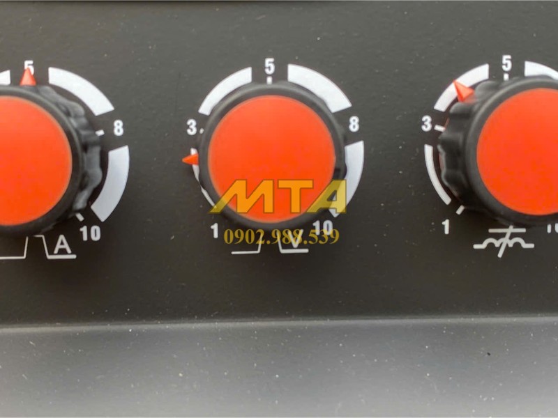 Jasic MIG500 J8110 trong xưởng cơ khí
