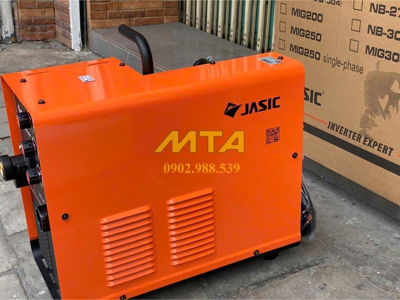 Logo Jasic và cụm công tắc nguồn máy hàn MIG250 J04 380V