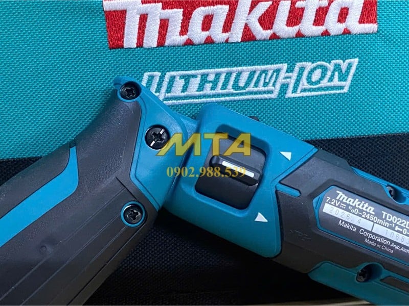 Makita TD022DSE gập dạng súng cầm chắc tay