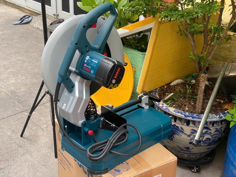 Máy cắt sắt Bosch GCO 14-24 2400W 355mm, cắt thép an toàn và ổn định