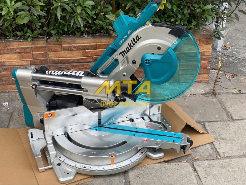 Mua máy cưa đa góc trượt Makita DLS211Z tại Minh Tâm