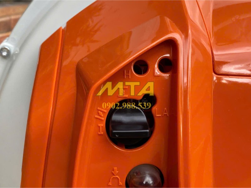 Nút điều chỉnh trên máy thổi Stihl BR800 chính hãng
