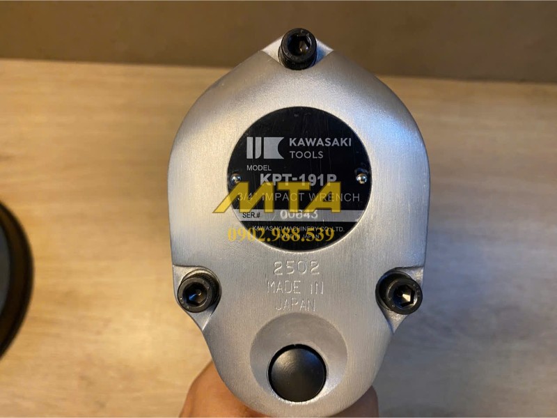 Phía sau súng vặn bulông Kawasaki KPT-191P thiết kế chắc chắn