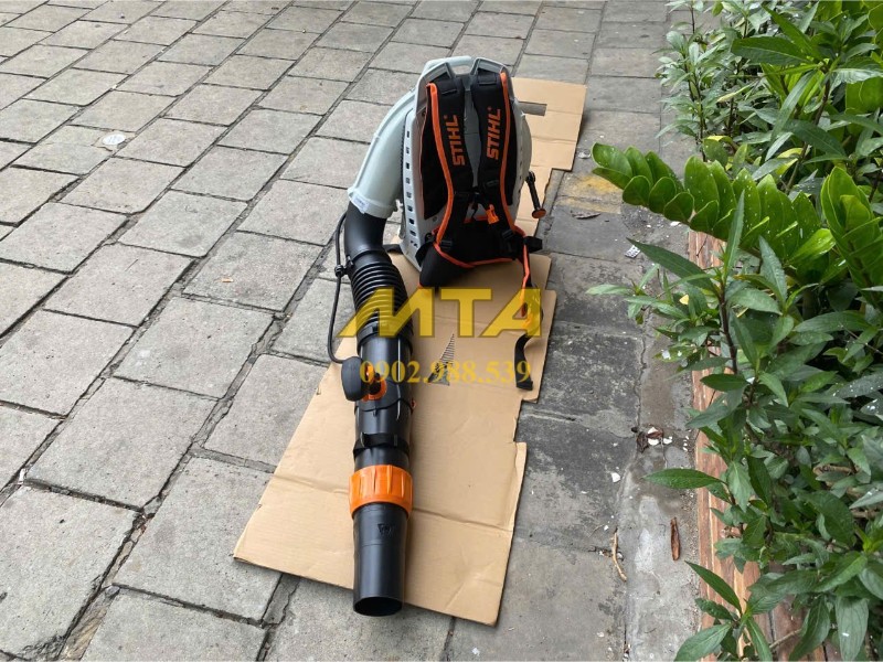 Máy thổi lá đeo lưng Stihl BR800 góc nghiêng 45 độ
