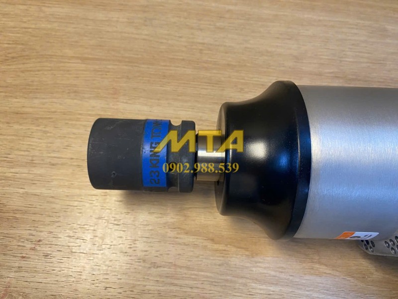 Súng xiết bu lông hơi Kawasaki KPT-191P sử dụng thực tế trong xưởng