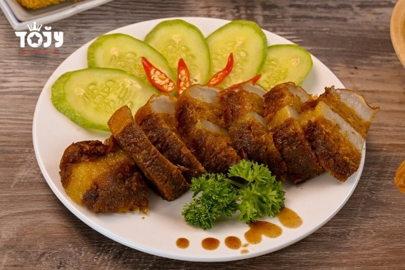 Biến tấu đa dạng từ thịt heo quay chay TOJY giúp mâm cơm thêm phần phong phú