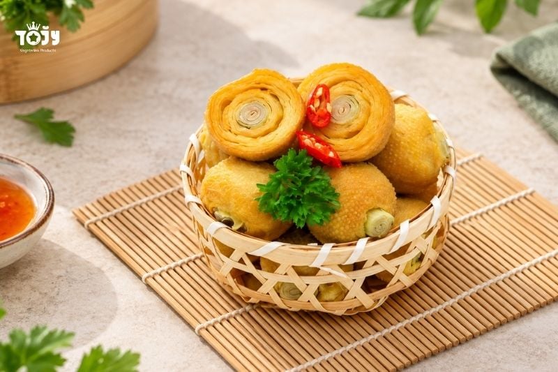 Đùi gà chay TOJY được sử dụng làm topping lẩu chay