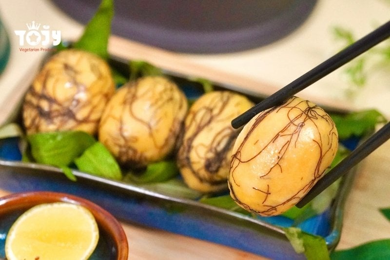 Khay trứng cút lộn chay TOJY thơm ngon, bắt mắt