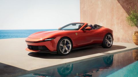 FERRARI AMALFI SPIDER RA MẮT: THỂ THAO HƠN VỚI THIẾT KẾ MUI TRẦN