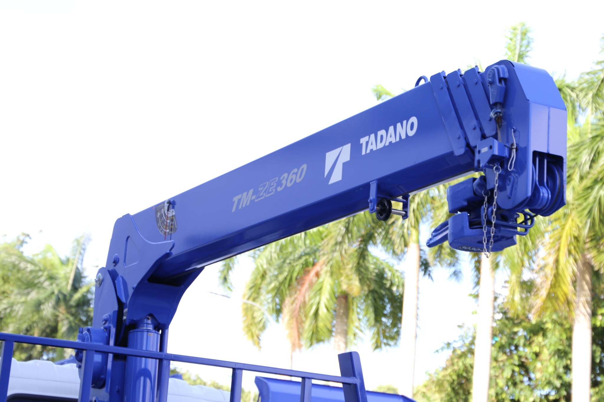 Xe tải cẩu 5 tấn