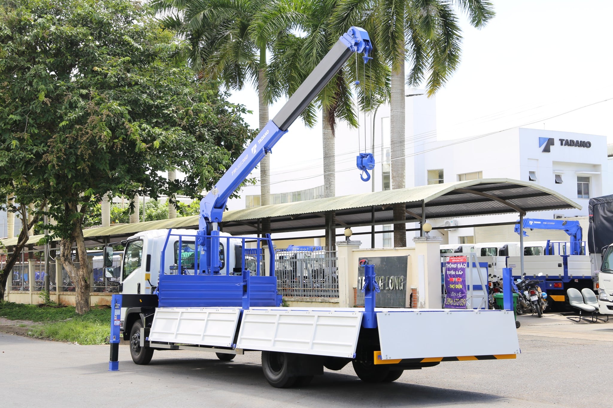 Xe tải cẩu 5 tấn