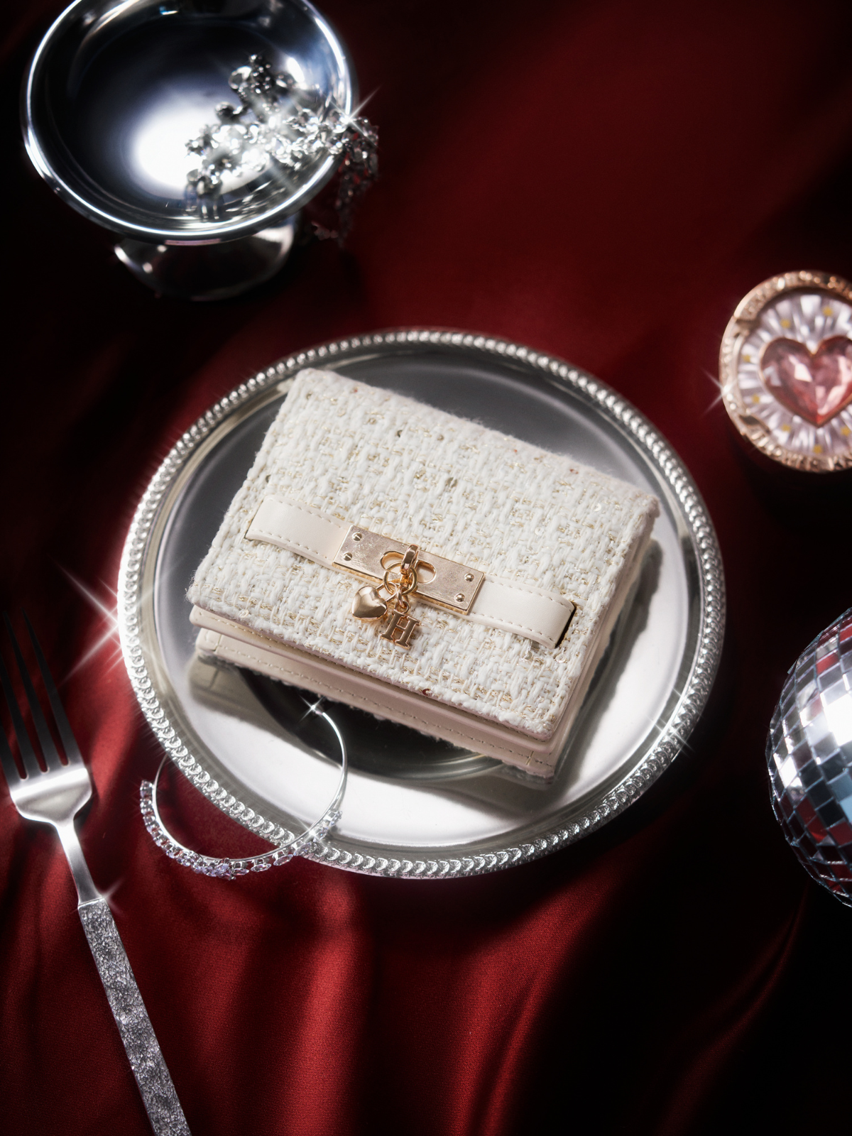 Sản phẩm c&ugrave;ng bộ sưu tập