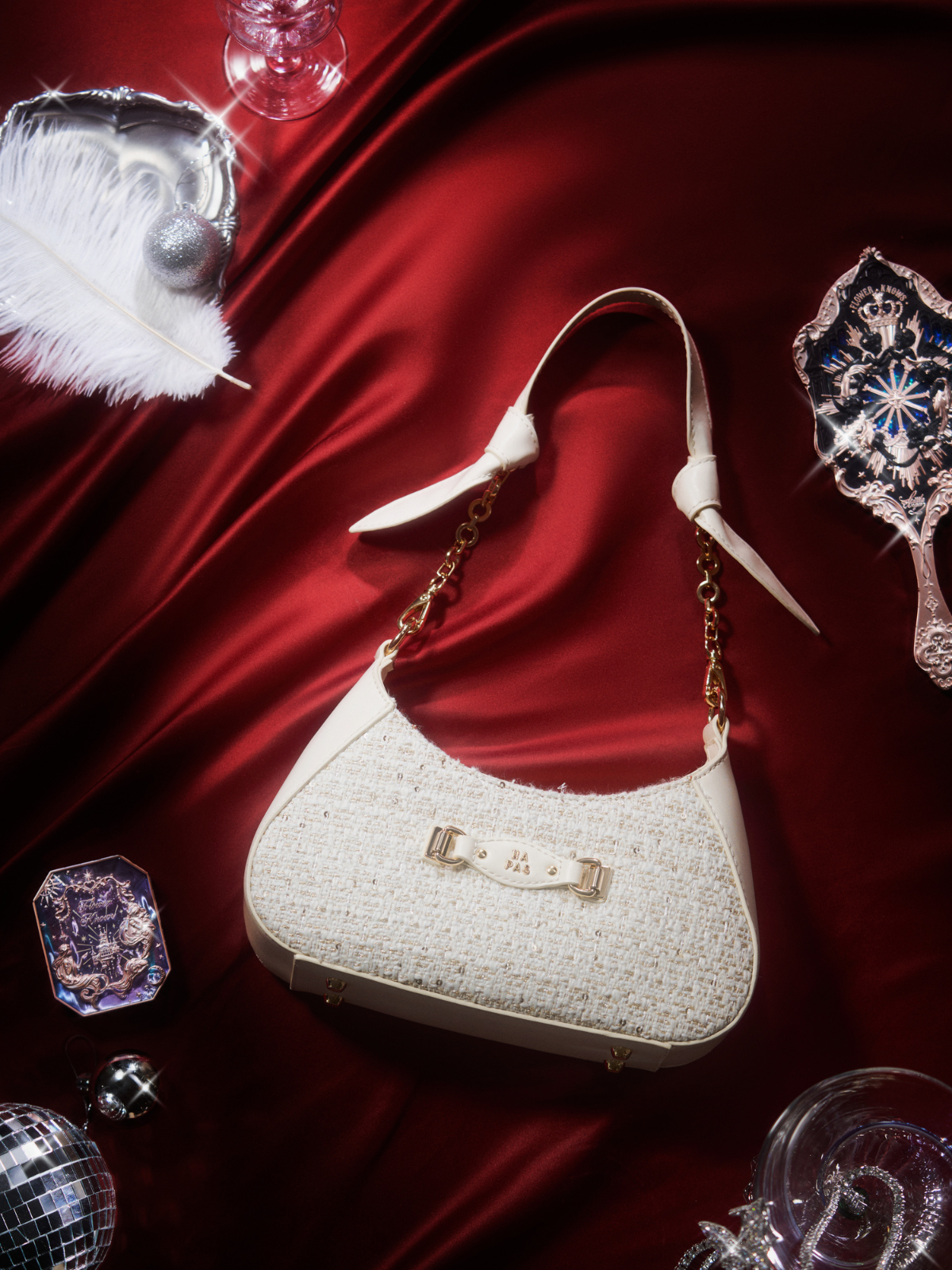 Sản phẩm c&ugrave;ng bộ sưu tập