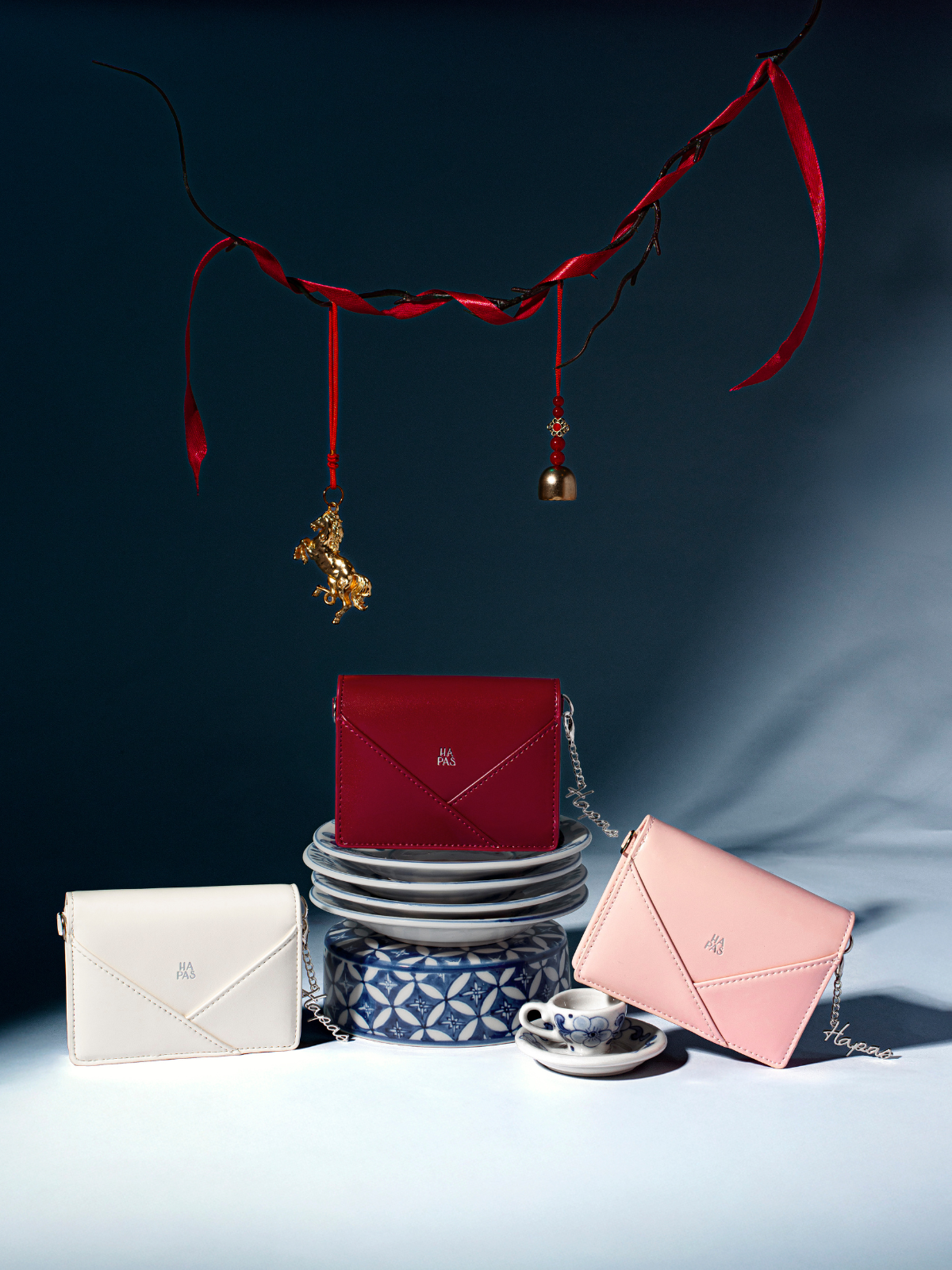 Sản phẩm c&ugrave;ng bộ sưu tập