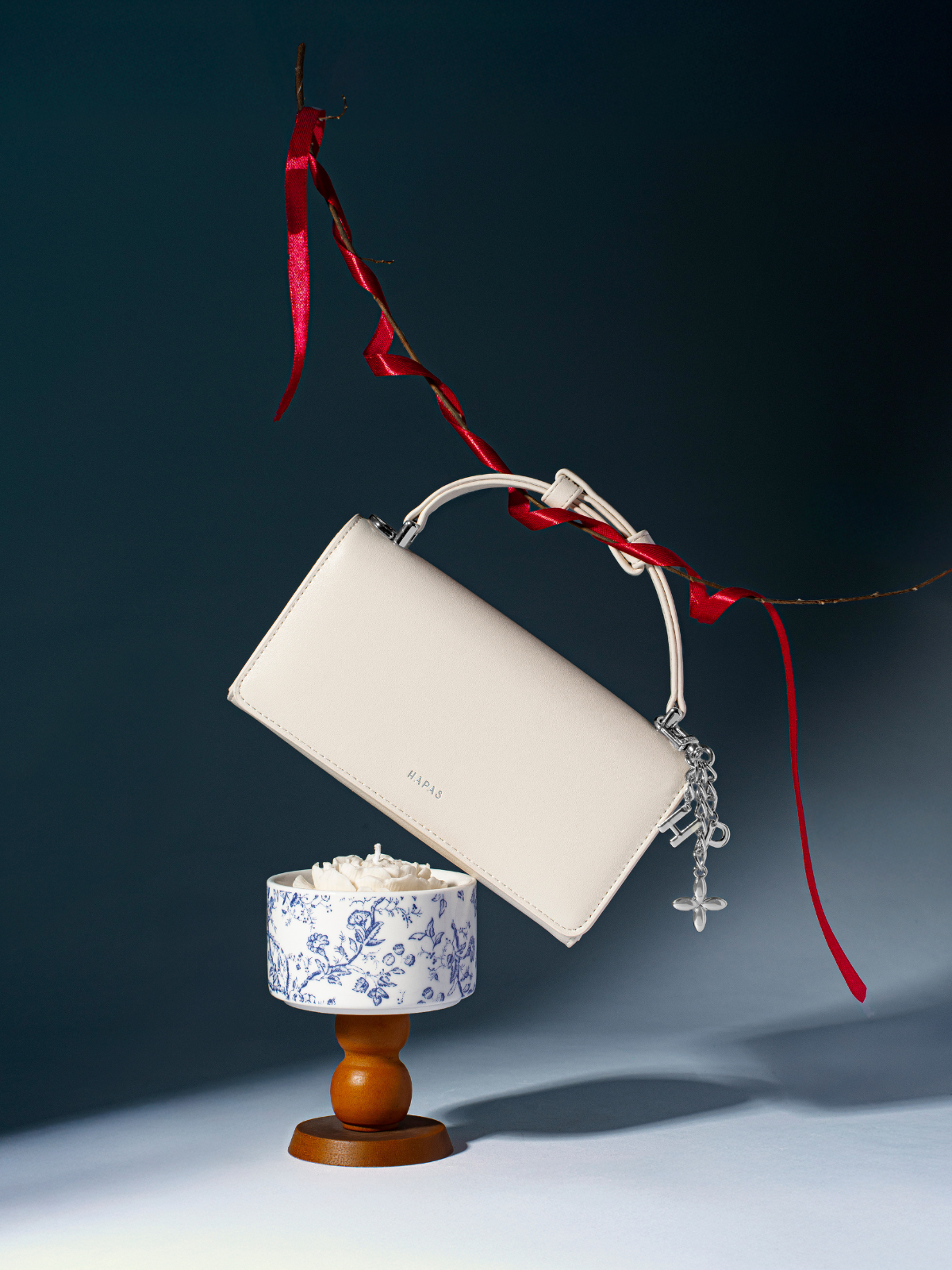 Sản phẩm c&ugrave;ng bộ sưu tập