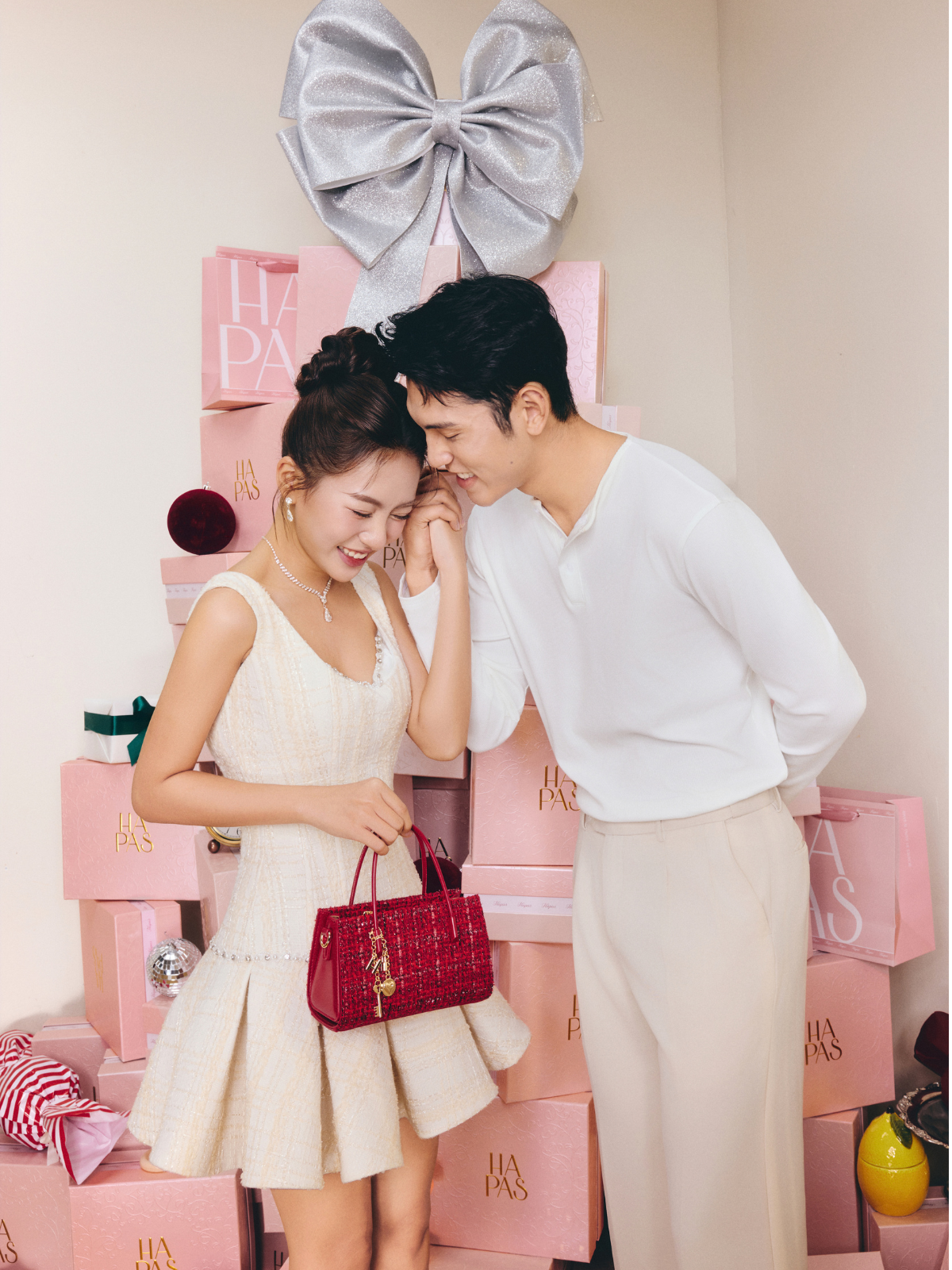 Sản phẩm c&ugrave;ng bộ sưu tập