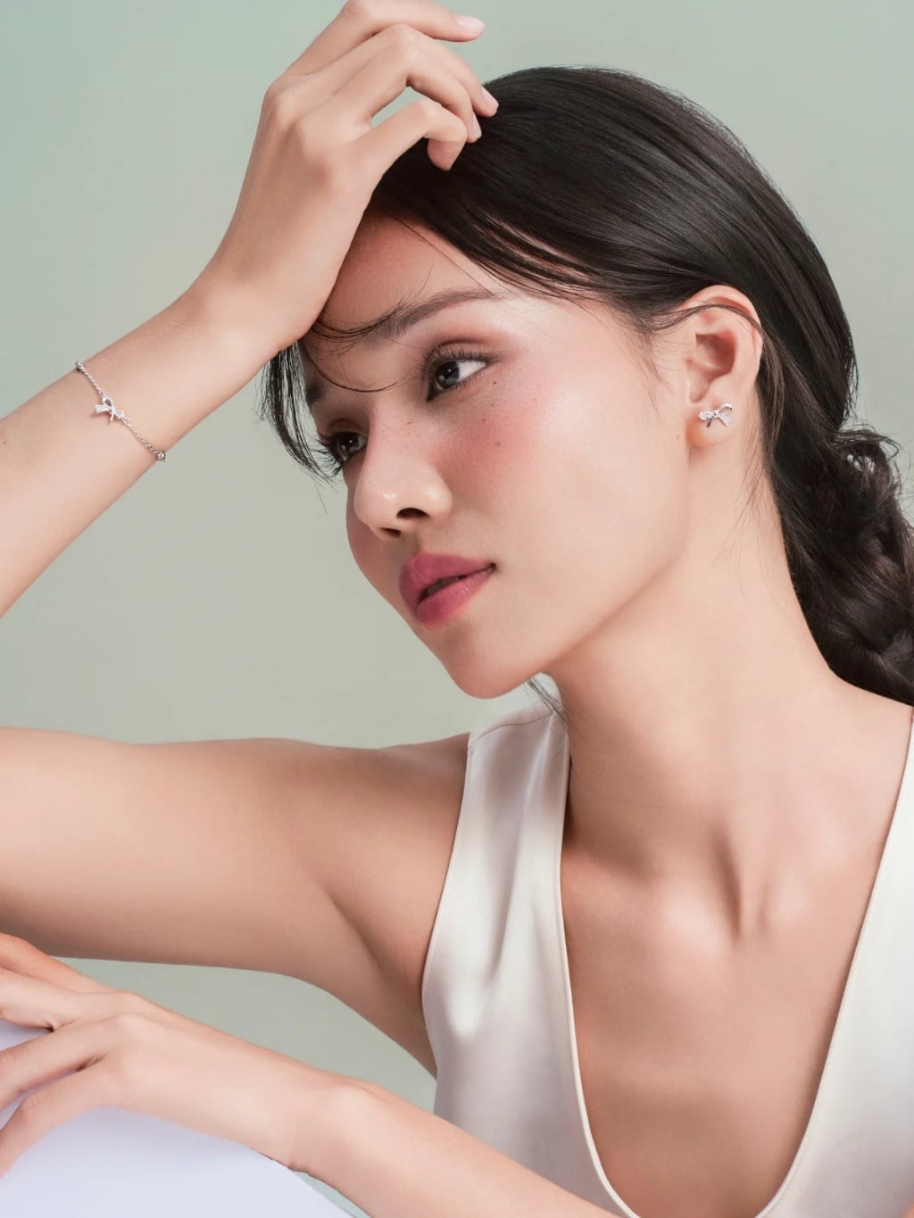 Quà tặng cô giáo 20 10 với bộ trang sức thanh lịch từ HAPAS