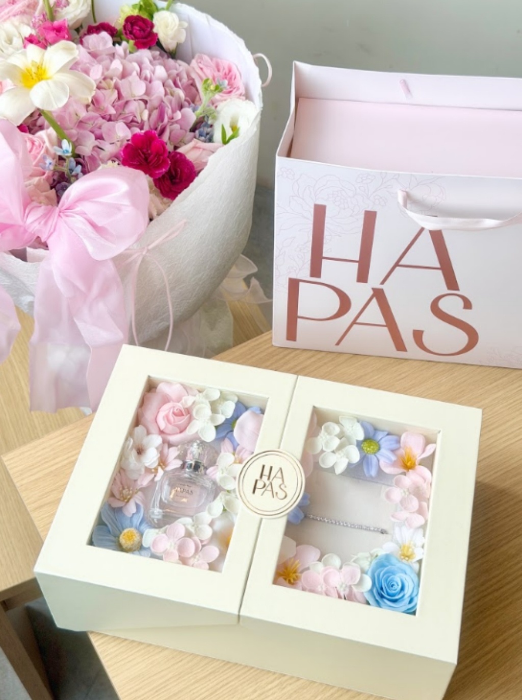 Quà tặng mẹ chồng 20 10 bộ trang sức HAPAS tinh xảo