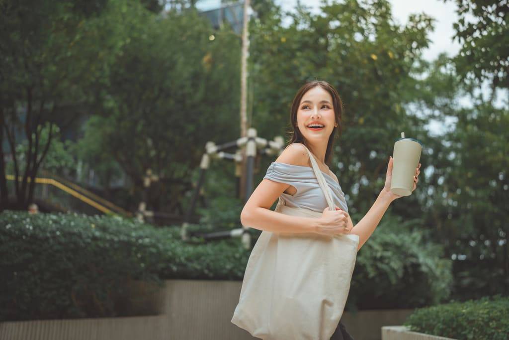 Túi tote vải canvas làm quà sinh nhật cho đồng nghiệp nữ