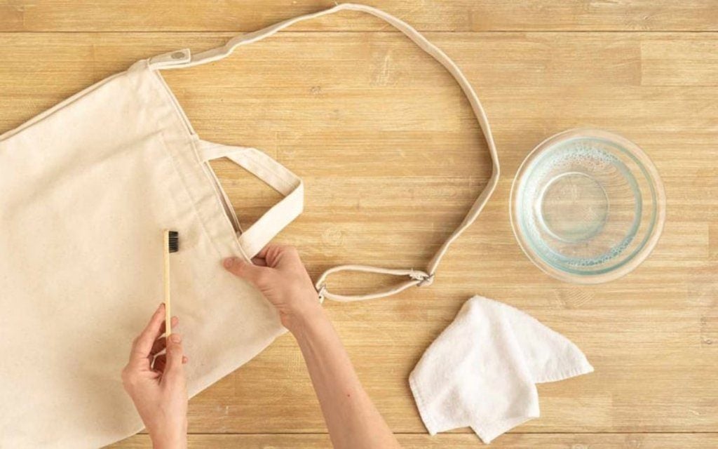 túi tote canvas có thể dễ vệ sinh và bảo quản