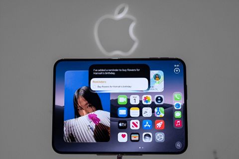 Vì Sao iPhone Duo Giá 64,9 Triệu Vẫn Được Khao Khát Hơn Z Fold?