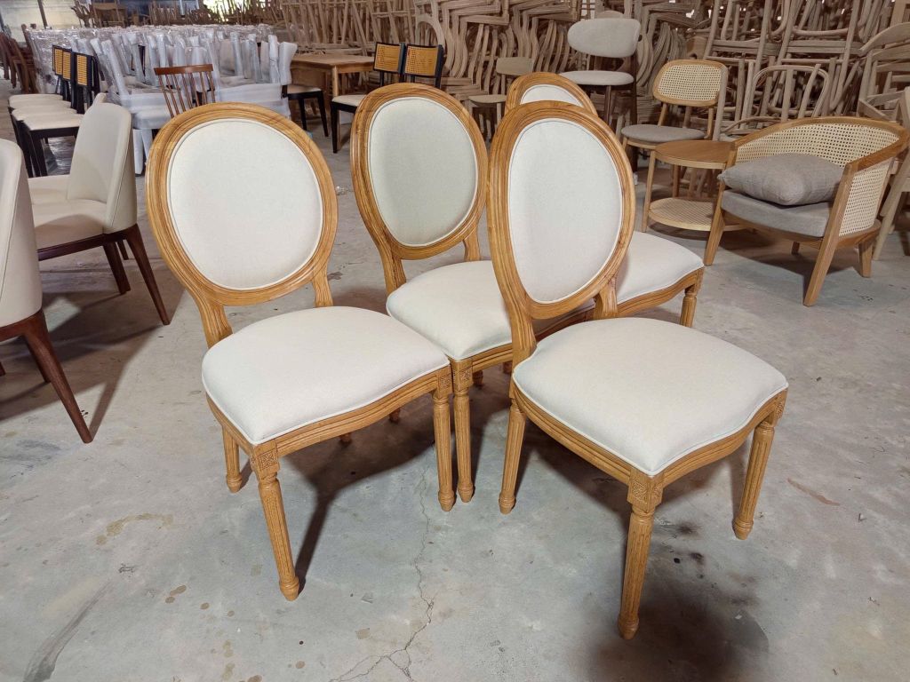 Sai lầm khi chọn bàn ghế cồng kềnh cho không gian nhỏ