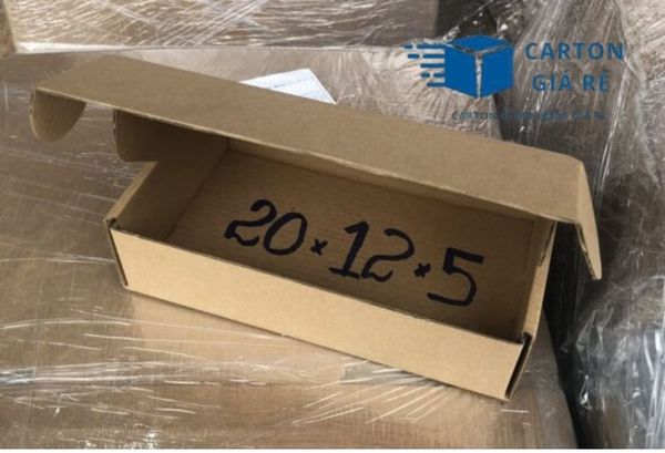 Hộp carton nắp cài có bị móp khi ship không? - Cartongiare